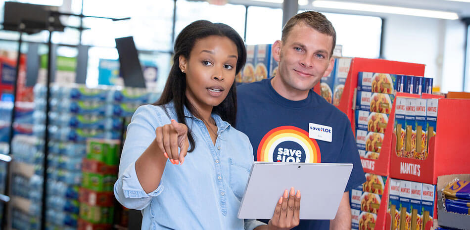 SAL employees working in the grocery store